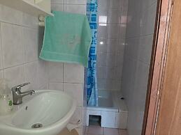 Peaceful Holiday Home in Okrug Gornji near Bocici Beach