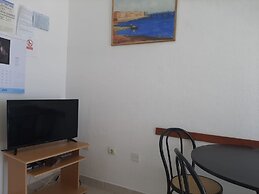 Peaceful Holiday Home in Okrug Gornji near Bocici Beach