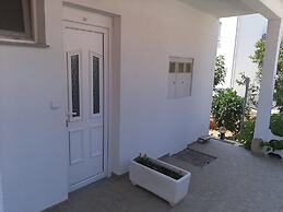 Peaceful Holiday Home in Okrug Gornji near Bocici Beach