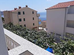 Peaceful Holiday Home in Okrug Gornji near Bocici Beach