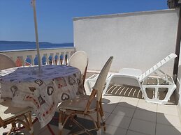 Peaceful Holiday Home in Okrug Gornji near Bocici Beach