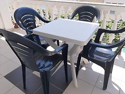 Peaceful Holiday Home in Okrug Gornji near Bocici Beach