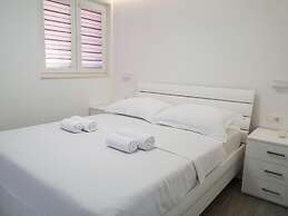 Plush Apartment in Imotski near Blue & Red Lakes