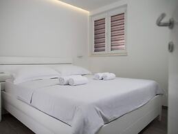 Lavish Apartment in Imotski near Blue Lake