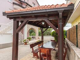 Lavish Apartment in Imotski near Blue Lake