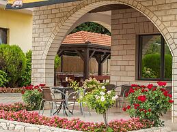 Lavish Apartment in Imotski near Blue Lake