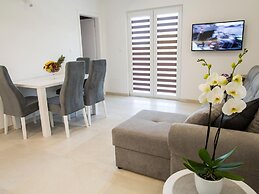 Lavish Apartment in Imotski near Blue Lake