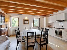 Fabulous Mansion in Pesina Spezie near Lake