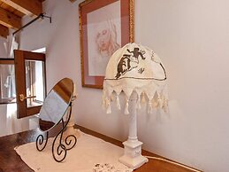 Fabulous Mansion in Pesina Spezie near Lake