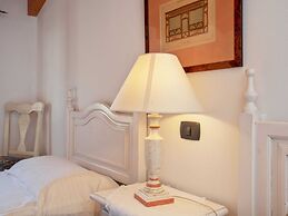 Fabulous Mansion in Pesina Spezie near Lake