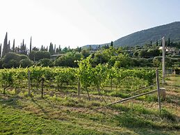 Fabulous Mansion in Pesina Spezie near Lake