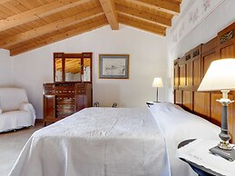 Belvilla by OYO Idra