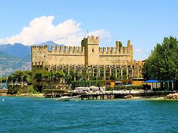 Belvilla by OYO Idra