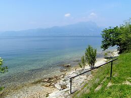 Belvilla by OYO Idra