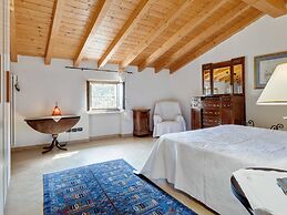 Belvilla by OYO Idra