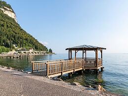 Belvilla by OYO Idra