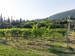 Belvilla by OYO Idra