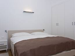 Luxurious Villa Novigrad With Swimming Pool