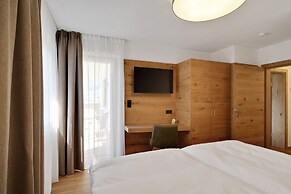 Attractive Flat With Beautiful Views