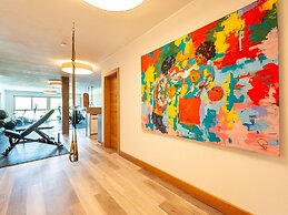Attractive Flat With Beautiful Views