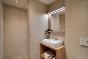 Attractive Flat With Beautiful Views