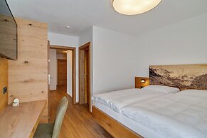 Beautiful Flat in Hart With Fitness Room
