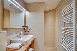 Beautiful Flat in Hart With Fitness Room