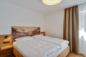 Beautiful Flat in Hart With Fitness Room