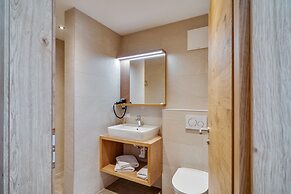 Beautiful Flat in Hart With Fitness Room