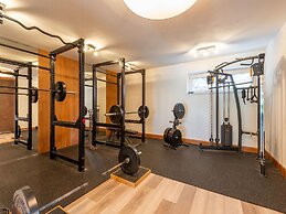Beautiful Flat in Hart With Fitness Room