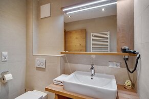 Beautiful Flat in Hart With Fitness Room