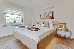Holiday Home Near Lake