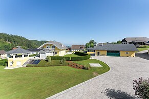 Holiday Home Near Lake