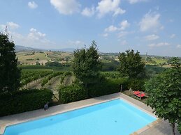 Pleasant Apartment in Passano di Coriano With Pool