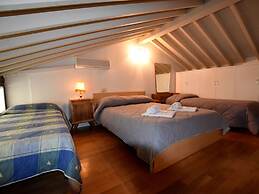 Cozy Apartment in Lovere near Lake