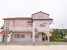 Pretty Apartment in Imotski near River