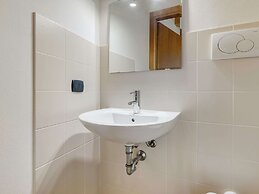 Belvilla by OYO Lira