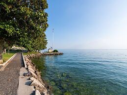 Belvilla by OYO Lira