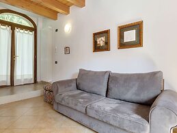 Belvilla by OYO Lira