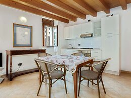 Belvilla by OYO Lira