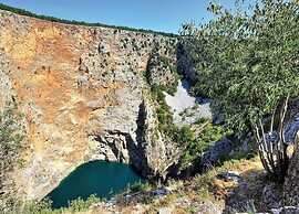 Apartment in Imotski Near Blue Lake