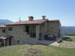 Belvilla by OYO CA Quattrocchi Falco