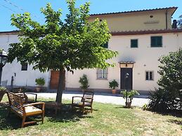 Comfortable Holiday Home in Pistoia With Pool