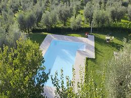 Comfortable Holiday Home in Pistoia With Pool