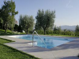 Comfortable Holiday Home in Pistoia With Pool