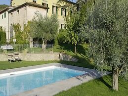 Comfortable Holiday Home in Pistoia With Pool