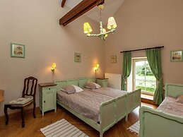 Wonderful Holiday Home in Saint-hubert With Sauna