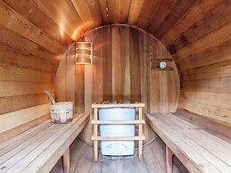 Wonderful Holiday Home in Saint-hubert With Sauna