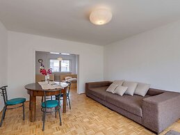 Charming Apartment in Fuldabruck With Garden