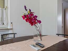 Charming Apartment in Fuldabruck With Garden